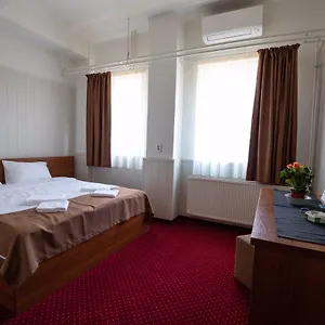 Nepliget Hotel Budapeste