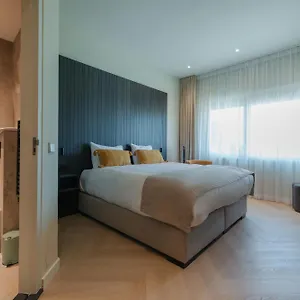 hotel-de-herbergh-amsterdam-airport.ihotelsrotterdam.com/